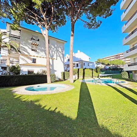 Apartamento En La Escala Con Piscina Y Parking L'Escala Exterior photo