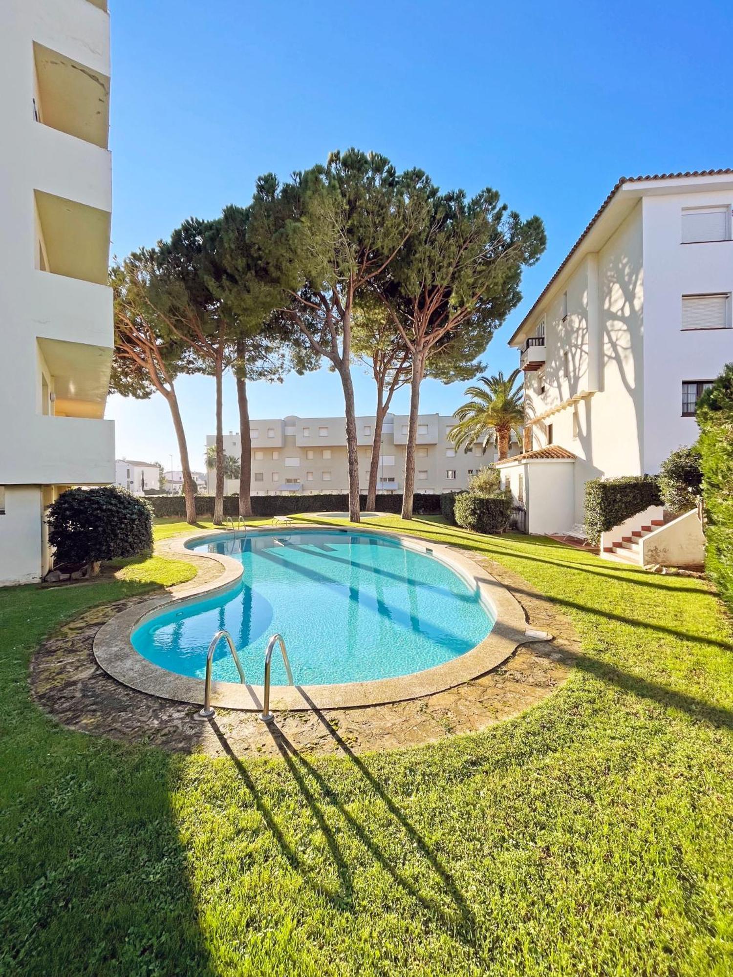 Apartamento En La Escala Con Piscina Y Parking L'Escala Exterior photo
