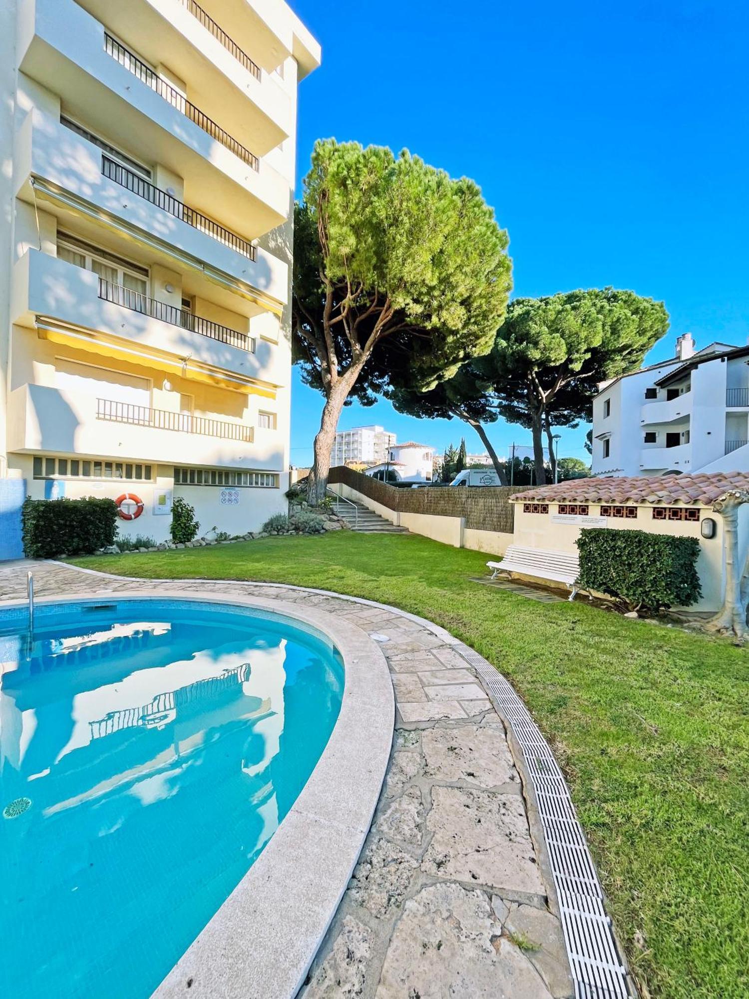 Apartamento En La Escala Con Piscina Y Parking L'Escala Exterior photo