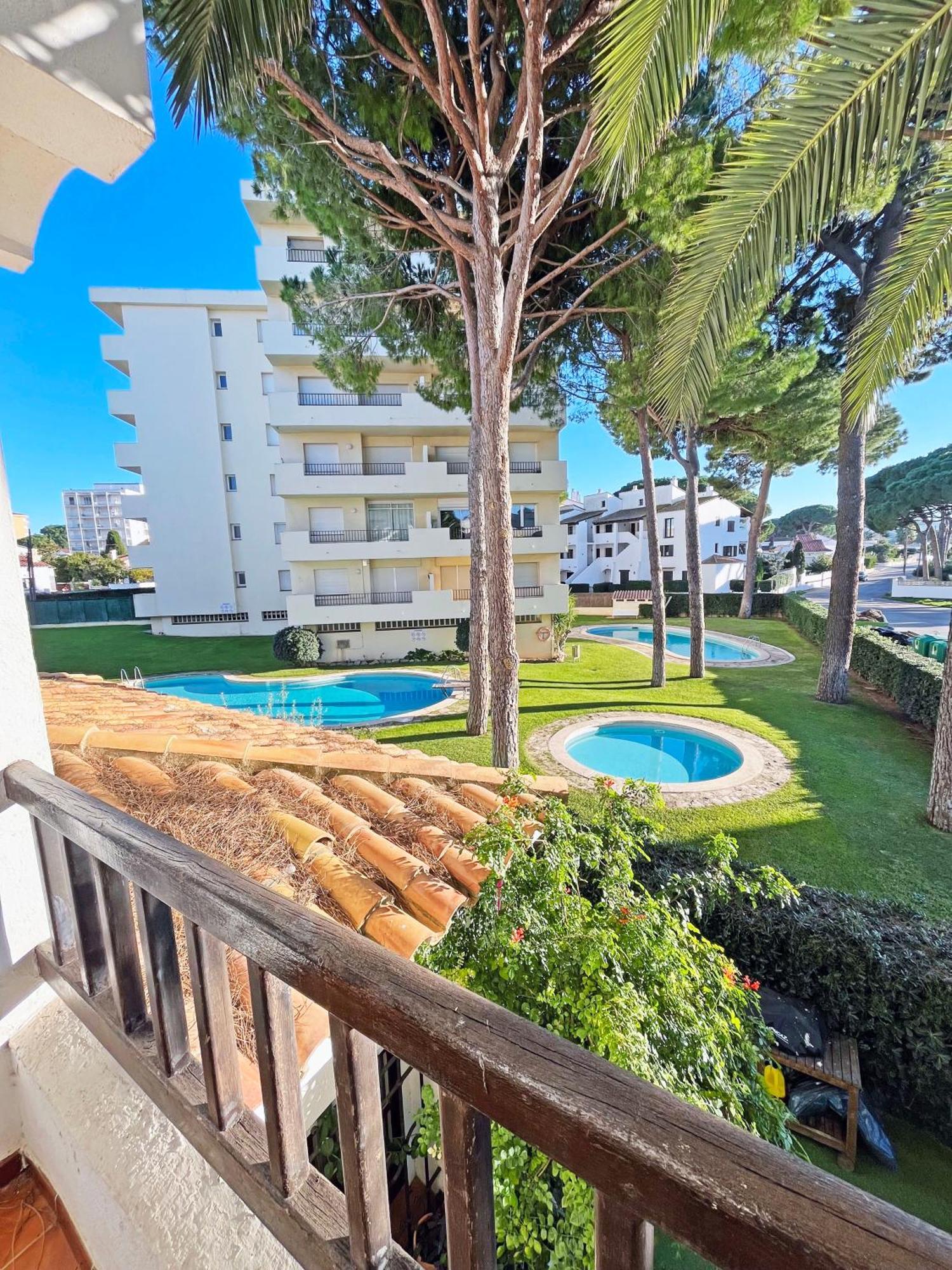 Apartamento En La Escala Con Piscina Y Parking L'Escala Exterior photo