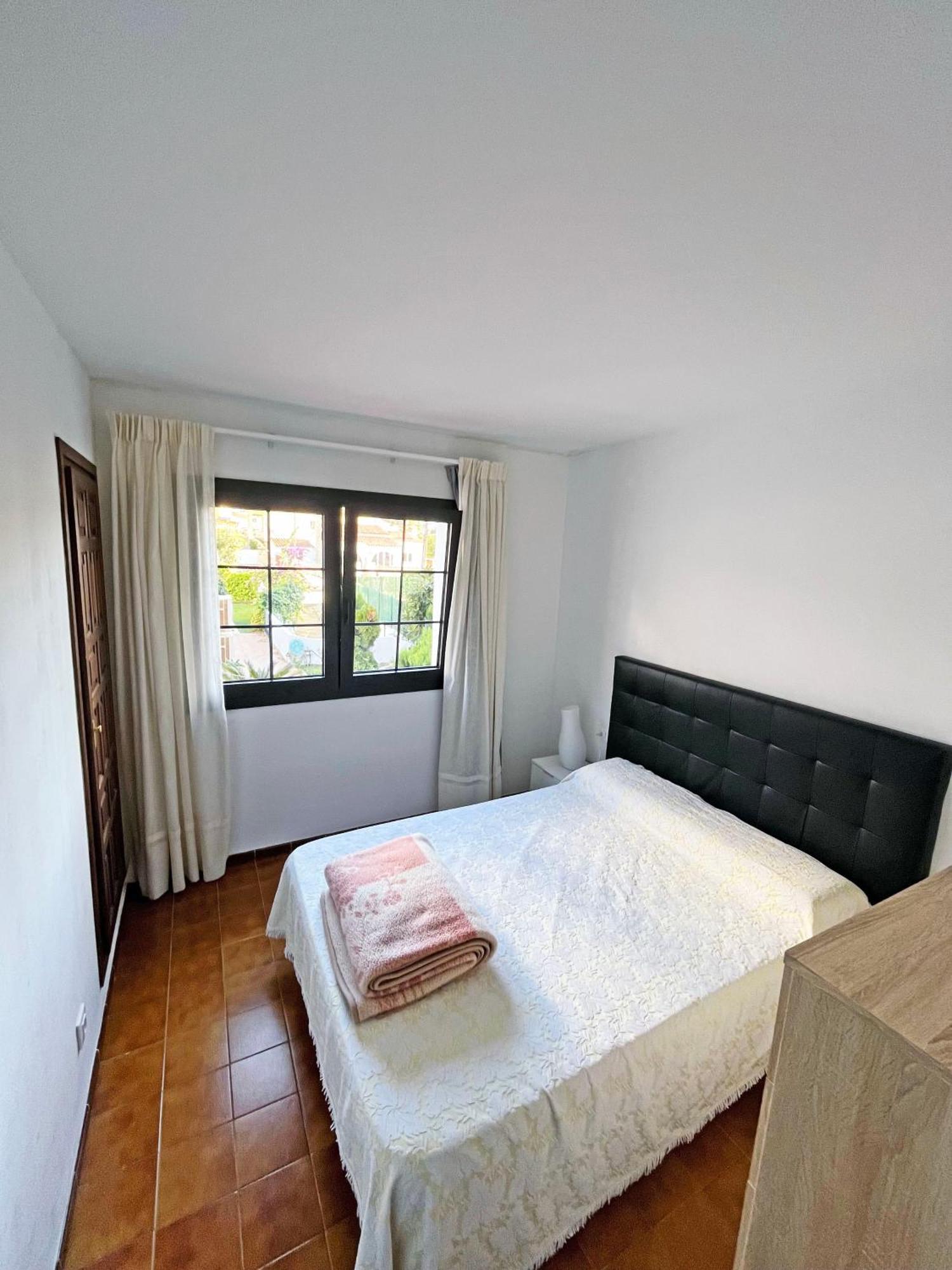 Apartamento En La Escala Con Piscina Y Parking L'Escala Exterior photo