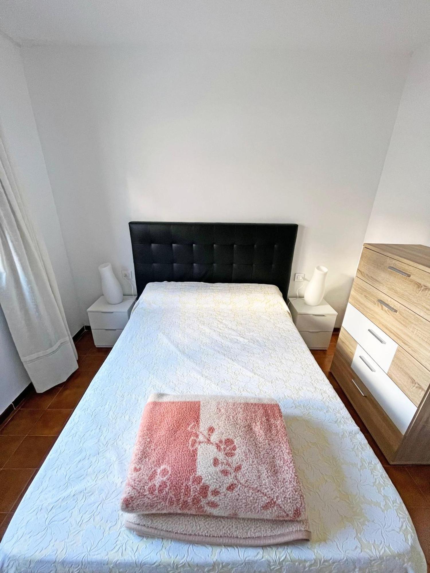 Apartamento En La Escala Con Piscina Y Parking L'Escala Exterior photo