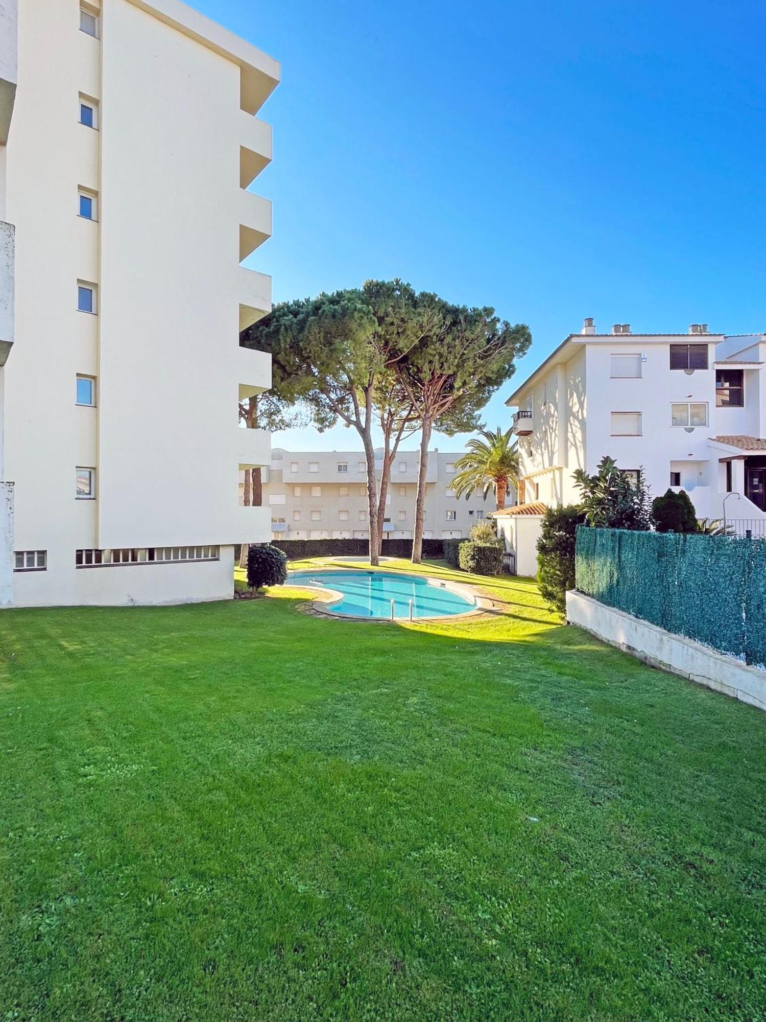 Apartamento En La Escala Con Piscina Y Parking L'Escala Exterior photo